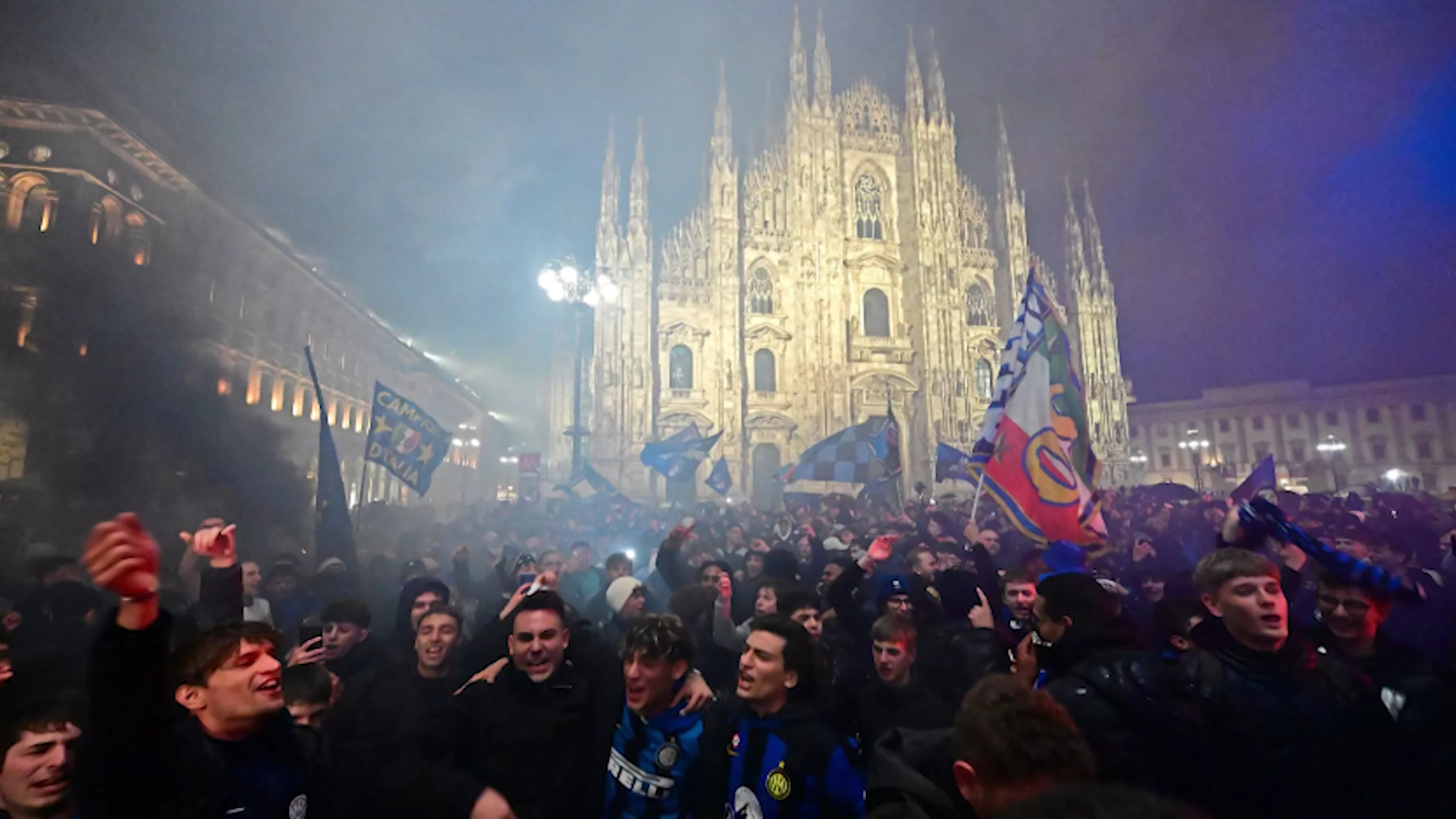 Titulli i 20-të, tifozët e Interit 'djegin' Duomon! Festë e madhe në Milano dhe qytete të tjera