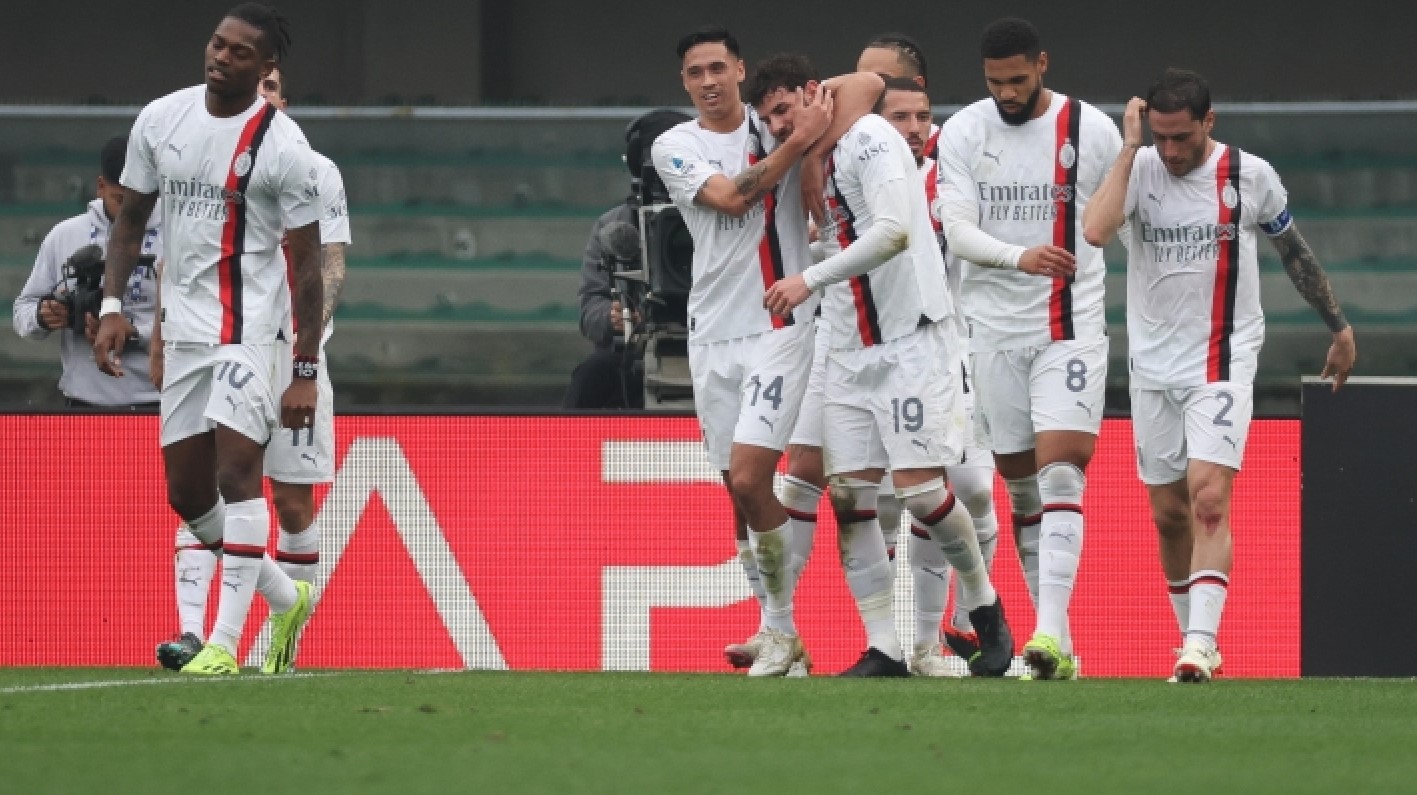 Tre gola për tri pikë, Milan fiton me Veronën dhe lë pas Juventusin