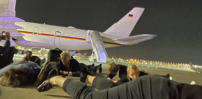Alarm në aeroportin e Tel Avivit, Scholz ‘braktis’ fluturimi i tij për në Kajro